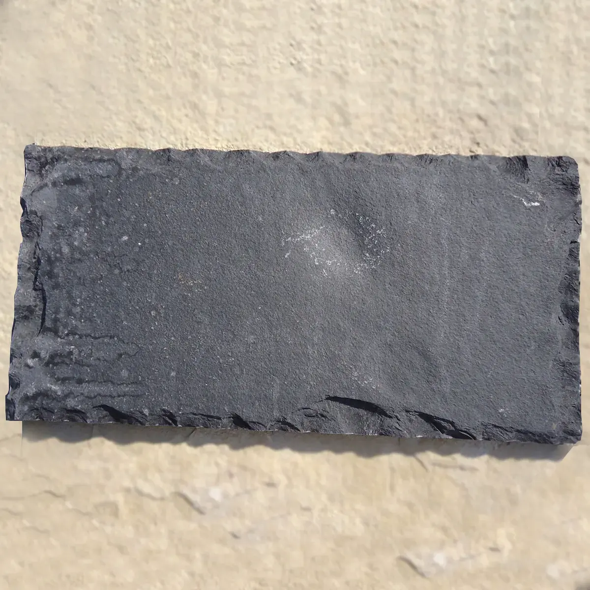 Kadapa Black — natural mushroom cut